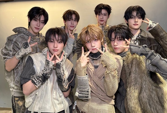 CLOSE YOUR EYES（C）HLL ALL RIGHT RESERVED