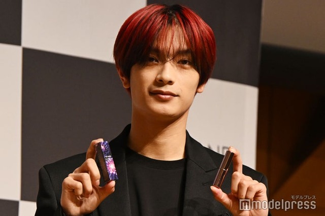 唇の綺麗さにはピンと来ていないが顔の強さには自信がある高橋恭平（C）モデルプレス