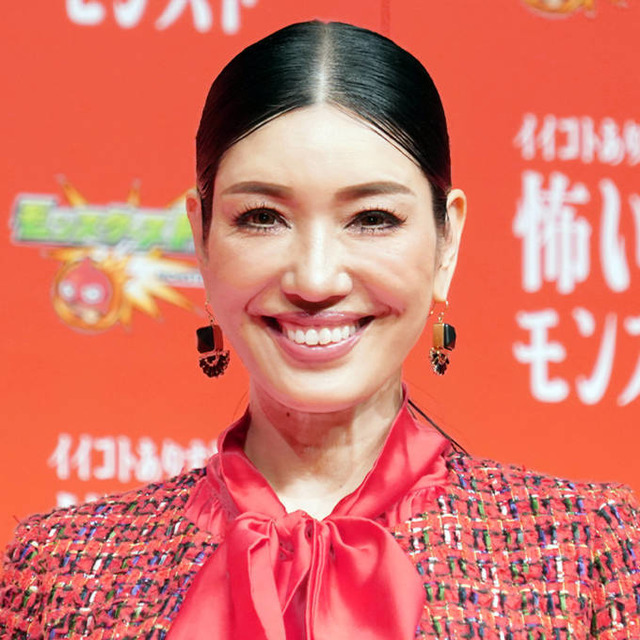 「出会って17年」アンミカ、夫55歳の誕生日に夫婦の思い出SHOT公開「素敵に年を重ねてる」