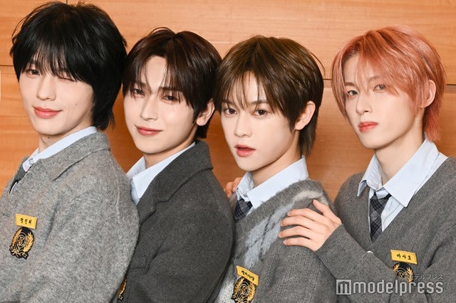 モデルプレスのインタビューに応じたPENG JIN YU（ポン・ジンユー）、SEN（セン）、SUN JIA YANG（スン・ジアヤン）、MASATO（マサト）（C）モデルプレス