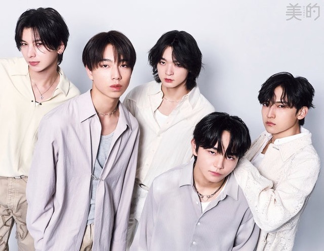 STARGLOW（左から）ADAM、GOICHI、RUI、TAIKI、KANON（画像提供：小学館）