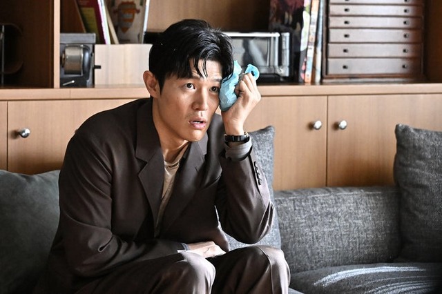 鈴木亮平「リブート」第2話（C）TBS