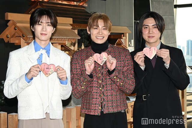 山中柔太朗、高松アロハ、八重樫風雅監督（C）モデルプレス