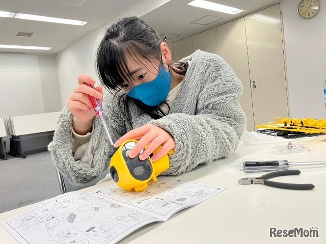 ロボット作り教室（初級編・中級編）のようす