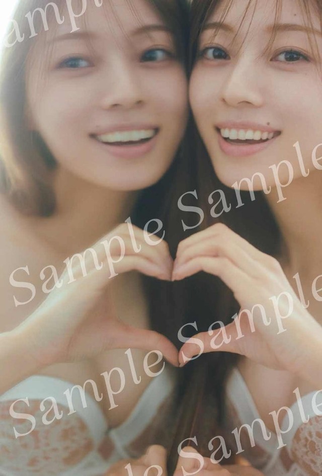 梅澤美波 2nd写真集「透明な覚悟」封⼊ポストカード／撮影：東京祐