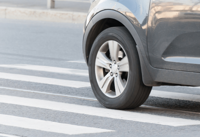 東南アジアで…道を譲る車に会釈すると⇒次の瞬間、ガイドに”注意された”理由に「うそでしょ？」