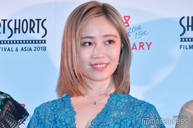 鷲尾伶菜（C）モデルプレス