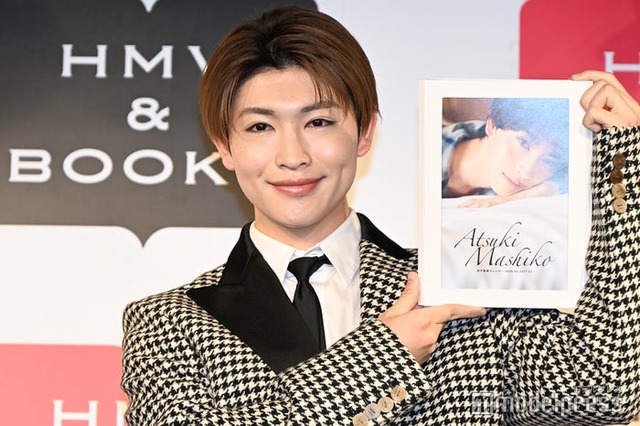 「増子敦貴カレンダー2026.04-2027.03」囲み取材に出席した増子敦貴（C）モデルプレス