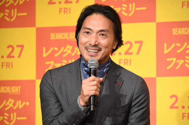 『レンタル・ファミリー』©2025 Searchlight Pictures. All Rights Reserved.　