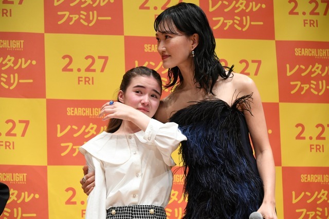 『レンタル・ファミリー』©2025 Searchlight Pictures. All Rights Reserved.　