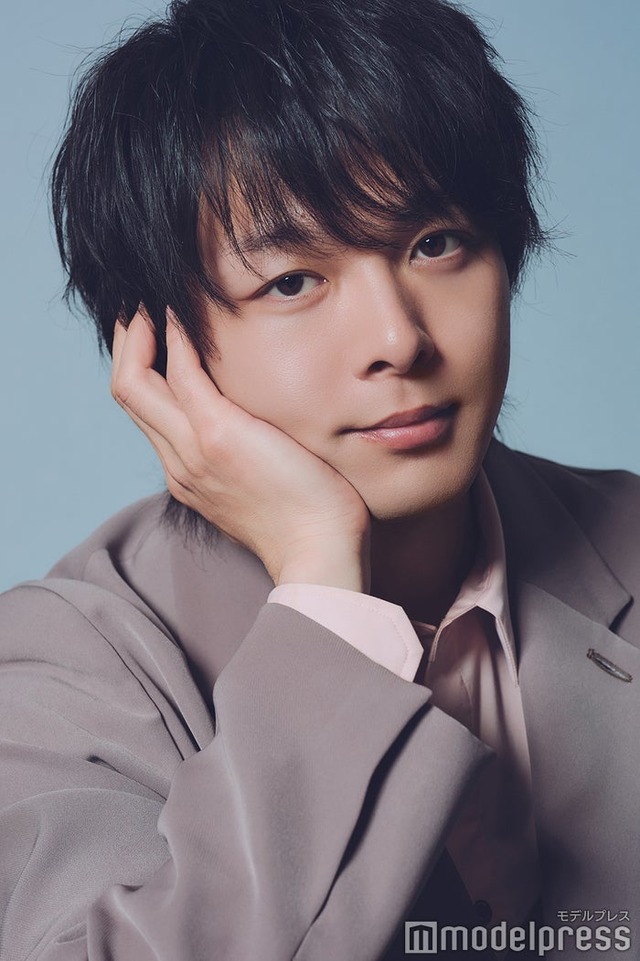 モデルプレスのインタビューに応じた中村倫也（C）モデルプレス