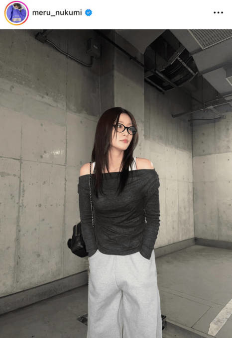 「脚長すぎる」めるる、ほっそり美肩見せのグレーコーデに反響「めちゃ似合ってる」