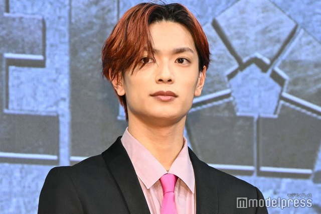 シュッとした顔をしているが「財産」を「ぜんざい」と言い間違え会場を和ませていた高橋恭平（C）モデルプレス