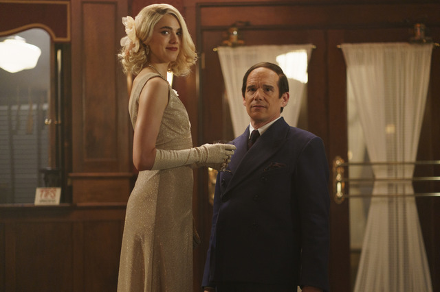 『ブルームーン』© 2025 FUNNY VALENTINE, LLC ALL RIGHTS RESERVED.