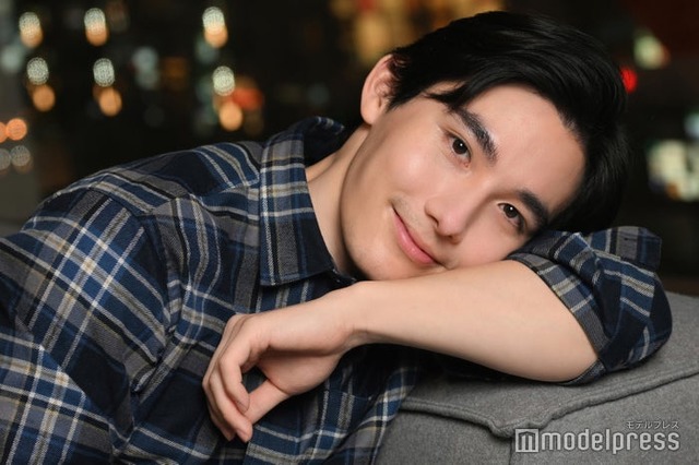 モデルプレスのインタビューに応じたイザヤ（C）モデルプレス