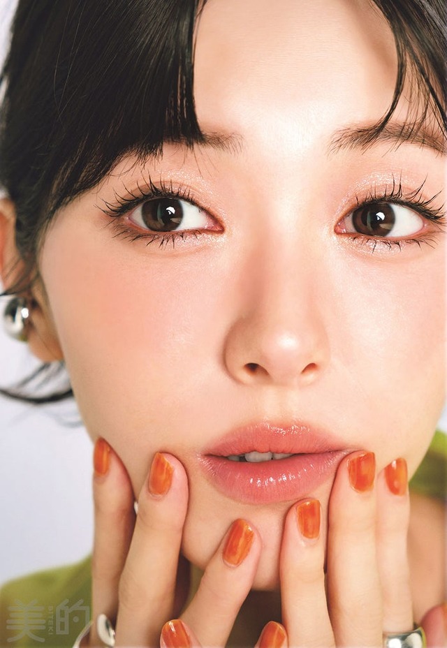 浜辺美波（画像提供：小学館）