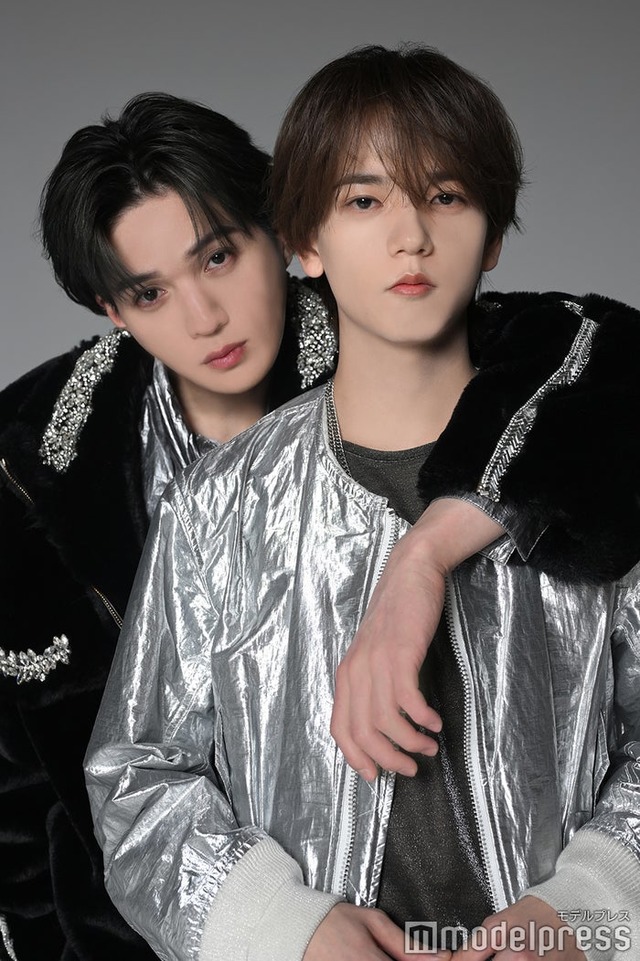 モデルプレスのインタビューに応じた八木勇征、中島颯太（C）モデルプレス
