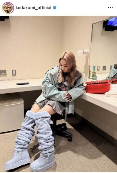 倖田來未、美太ももチラリのオーバーTシャツコーデに反響「美人」「可愛すぎるって」