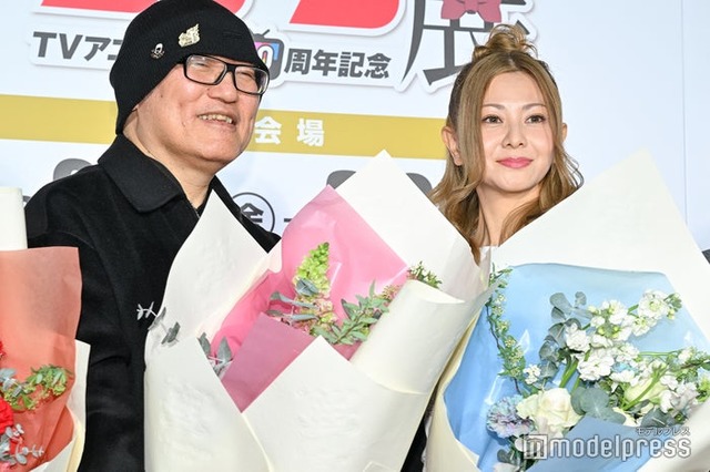 「放送30周年記念 TVアニメ『名探偵コナン展』」開催記念セレモニーに出席した青山剛昌氏、倉木麻衣（C）モデルプレス