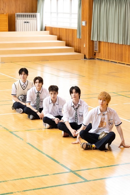 10年代「応答せよ！僕らのハイスクール」(C) 2026 SM ENTERTAINMENT & eggiscoming CO., Ltd. ALL RIGHTS RESERVED.