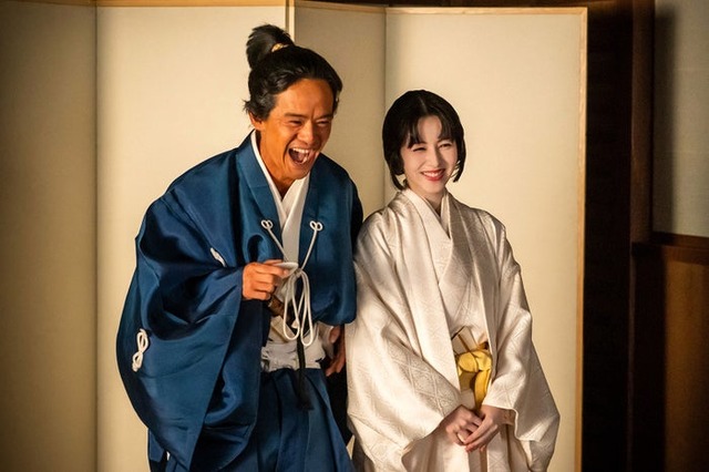 池松壮亮、浜辺美波「豊臣兄弟！」第7話（C）NHK