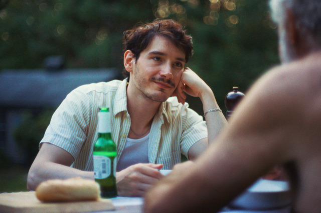 『ドランクヌードル』© 2025 Lucio Castro Inc.