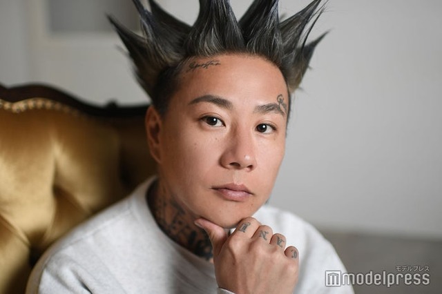 モデルプレスのインタビューに応えたGINTA（DJ銀太）（C）モデルプレス