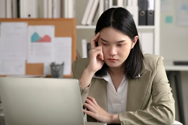 48歳、帯状疱疹と神経痛の日々。医師からは入院を勧められるような状態だけど、仕事を休むわけにはいかなくて