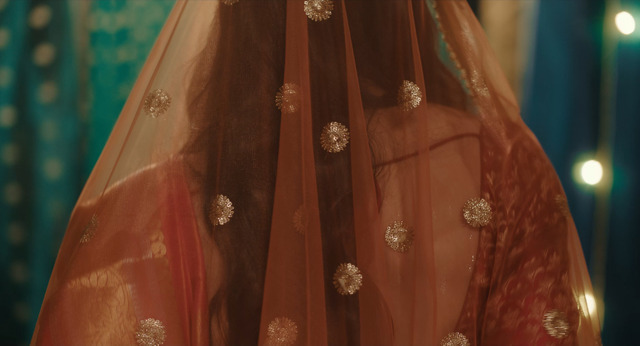 『サリーショップで』