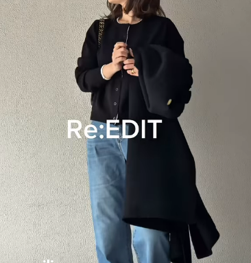 一枚でおしゃれが完結。配色カーディガンを主役にした大人のデニムスタイル【40代の毎日コーデ】