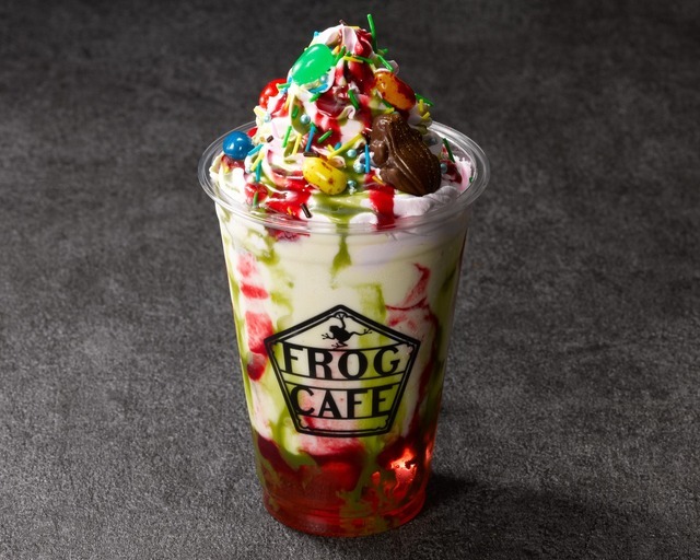 「ぜーんぶちょうだい」ミルクシェイク：¥950（税込）／「ホグワーツからの招待状」限定メニュー