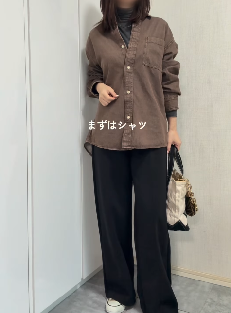 スウェットの概念が変わる【ユニクロ】センタープレスパンツ。ラクなのにキレイ見えする、大人が履きたい一着【40代の毎日コーデ】