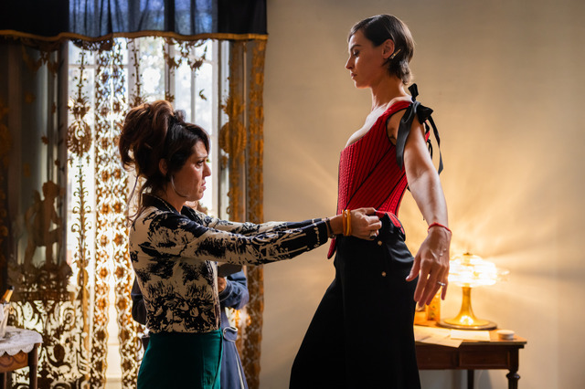 『ダイヤモンド 私たちの衣装工房』© 2024 Greenboo Production – Faros Film - Vision Distribution