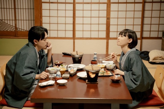 成田凌、杉咲花「冬のなんかさ、春のなんかね」第8話（C）日本テレビ