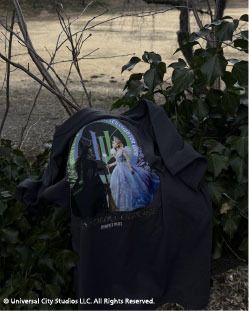 アクリルキーホルダー付 WICKEDコラボTシャツ (Q11125)