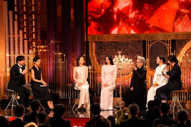 （左から）羽鳥慎一アナ、河合優実、北川景子、長澤まさみ、倍賞千恵子、広瀬すず、松たか子（C）日本アカデミー協会