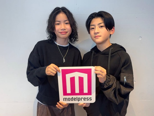 モデルプレスのインタビューに応えたKAITO、LEON（提供写真）