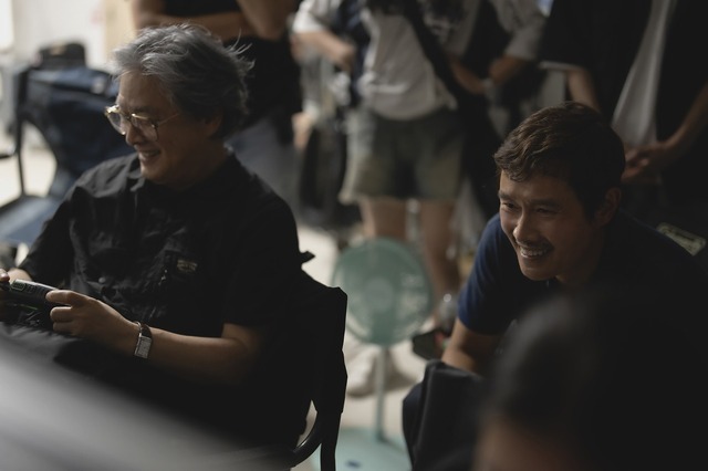 『しあわせな選択』2025 CJ ENM Co., Ltd., MOHO FILM ALL RIGHTS RESERVED