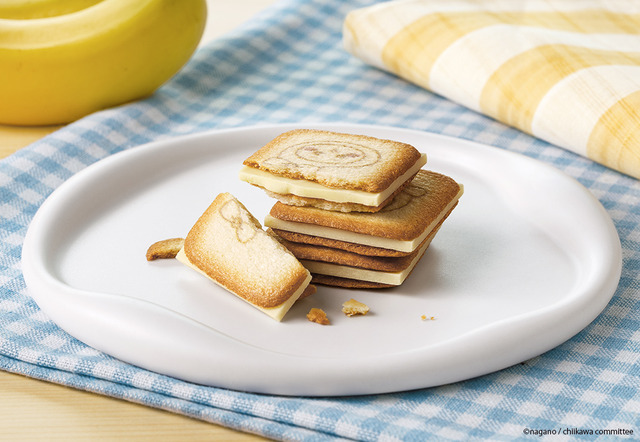 「ちいかわクッキーサンド バナナミルク味」