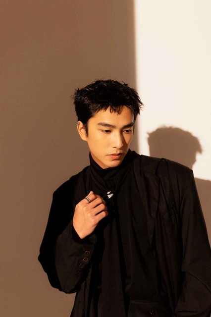 ツェン・ジンホア　（C）quencyyen