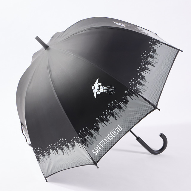 UVカットのエンボスビニール傘 価格／3,990円（税込）© Disney