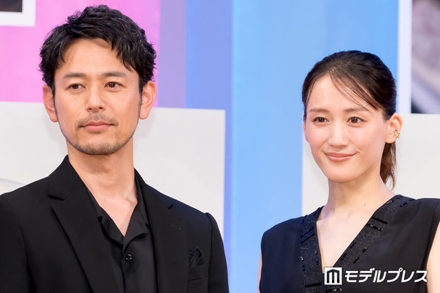 映画「人はなぜラブレターを書くのか」完成披露試写会に出席した妻夫木聡、綾瀬はるか（C）モデルプレス