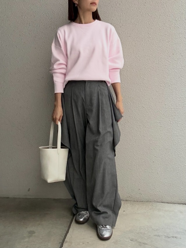 今、選びたいのはこんな色！【ユニクロ】のピンクニットでつくる春の洗練スタイル。【40代の毎日コーデ】