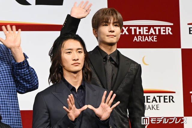 体作りの話題で盛り上がった岩本照＆岩田剛典（C）モデルプレス