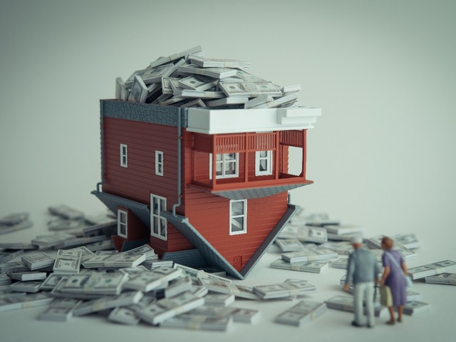 退職金で住宅ローン完済は危険？「家はあるけど現金がない」老後破綻のリアル。現役世代のうちにやっておいたほうがいいこと