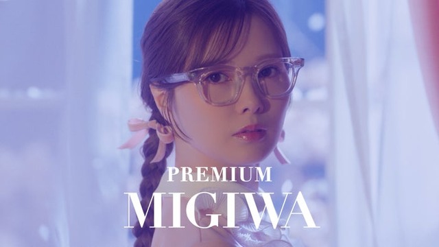 白石麻衣「プレモルの缶が金から紺に変わるころ」ミュージックビデオ（提供写真）