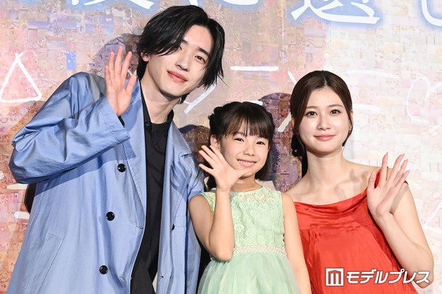 映画「君が最後に遺した歌」で親子役を演じた道枝駿佑、英茉ちゃん、生見愛瑠（C）モデルプレス