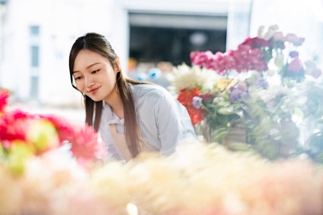 梅澤美波「失恋カルタ」第1話（C）「失恋カルタ」製作委員会・MBS