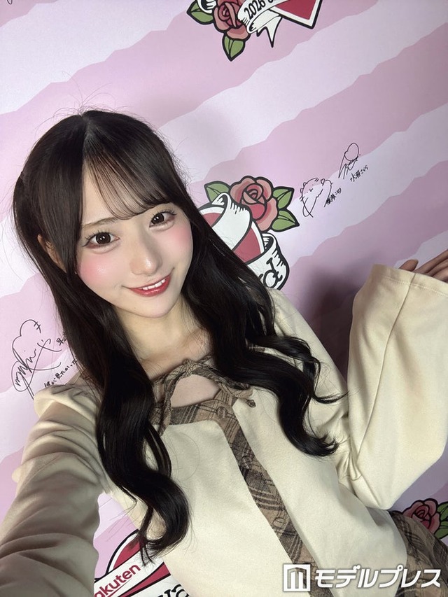 モデルプレスのインタビューに応じた綾瀬ことり（C）モデルプレス