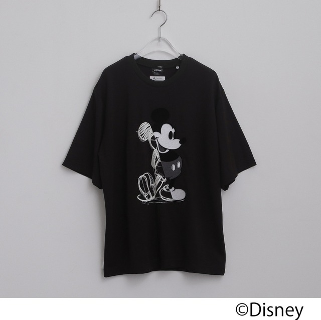 Tシャツ ￥8,250（tax in）サイズ：S/M/L　©Disney